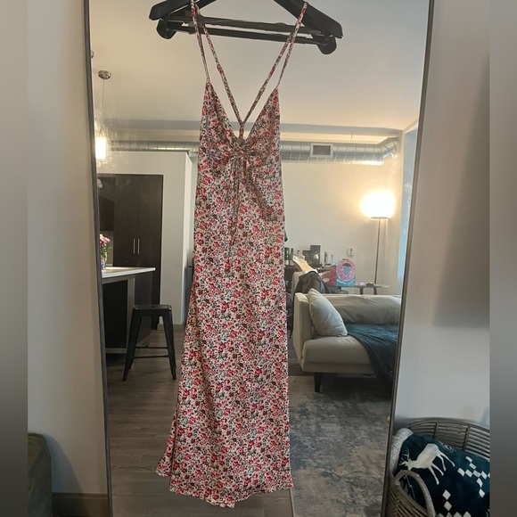 Kittenish Dress - Picture 2 of 5